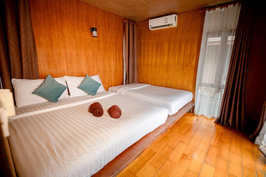 Laguna Chiewlarn: King and single bed room