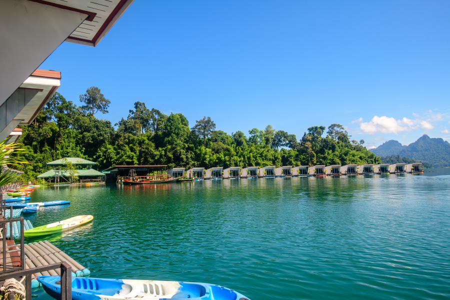 Phupha Waree: Phupha Waree floating bungalow complex